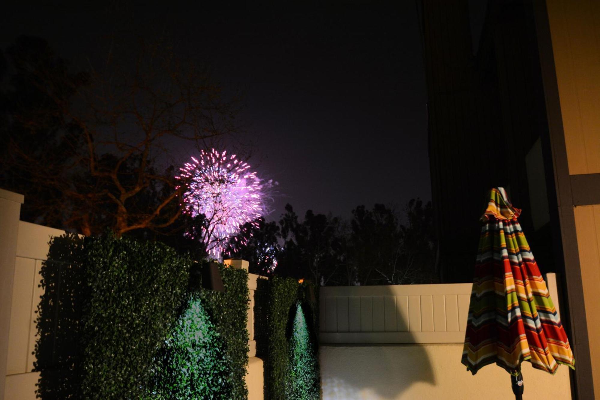 Doorstep To Disneyland Condos Anaheim Room photo