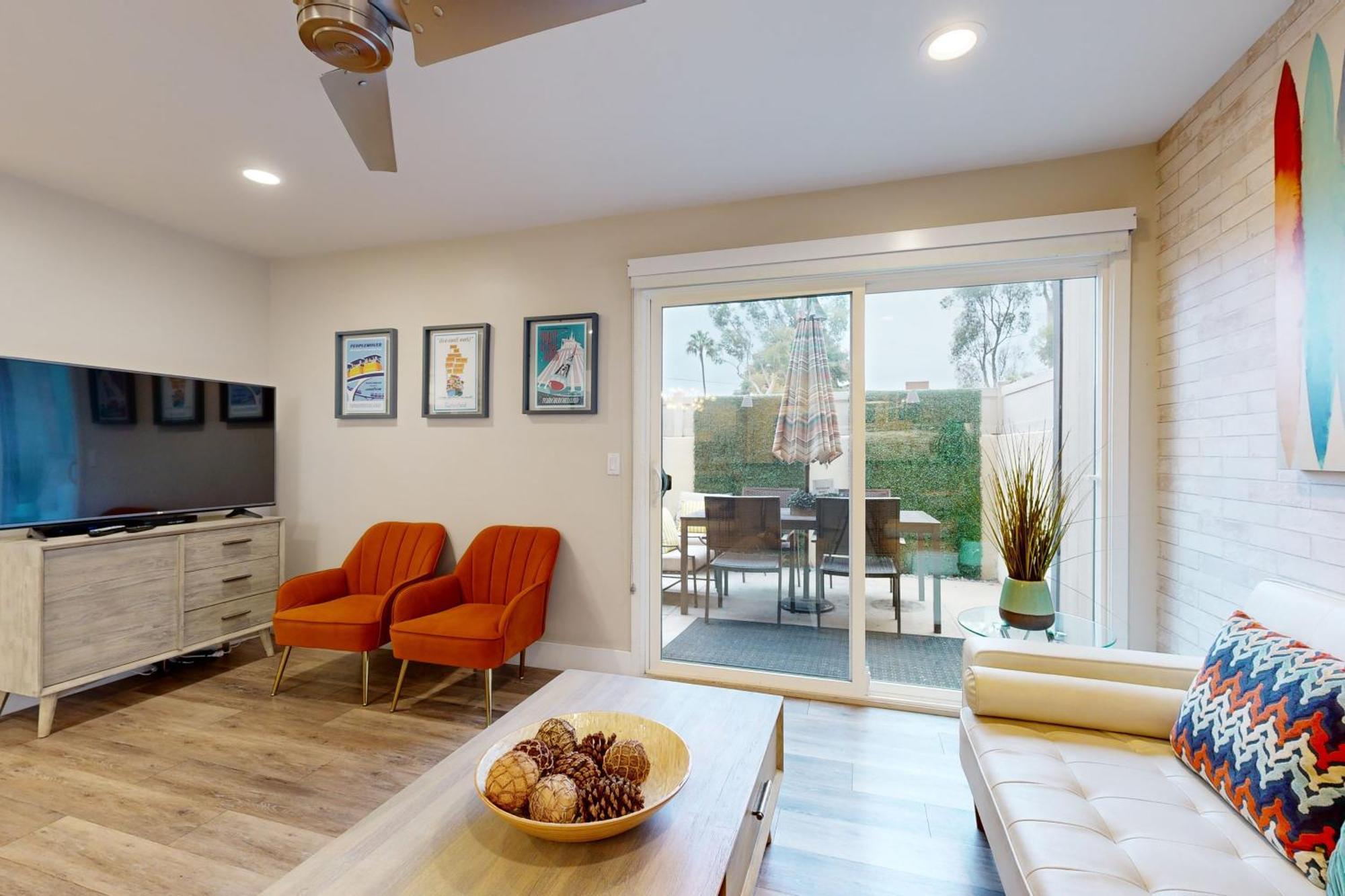 Doorstep To Disneyland Condos Anaheim Exterior photo
