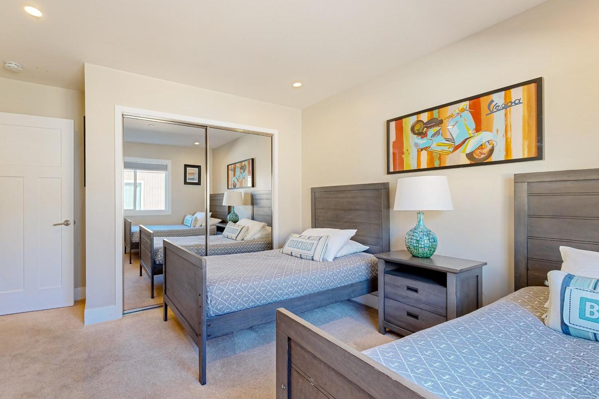 Doorstep To Disneyland Condos Anaheim Room photo