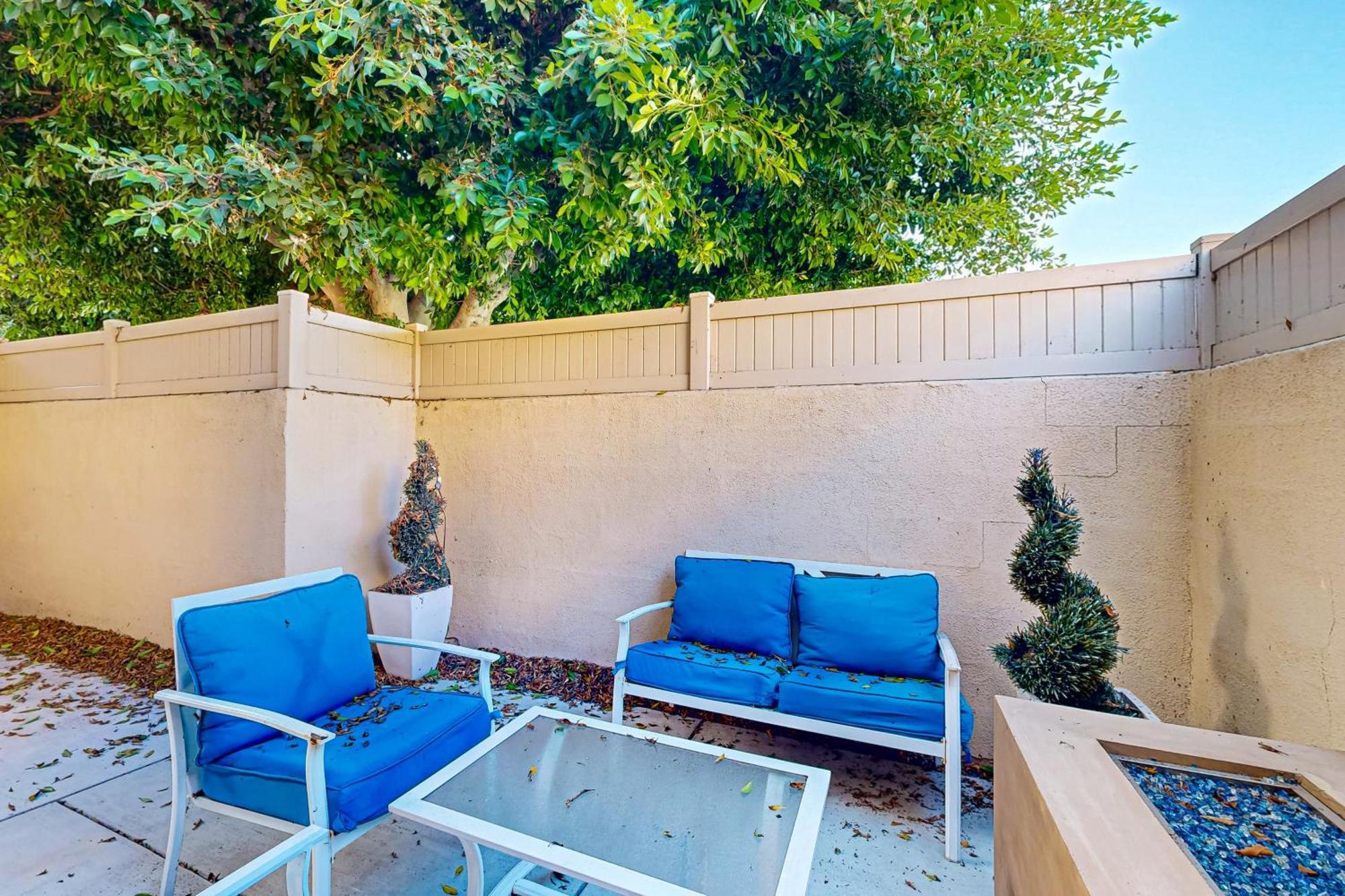 Doorstep To Disneyland Condos Anaheim Room photo